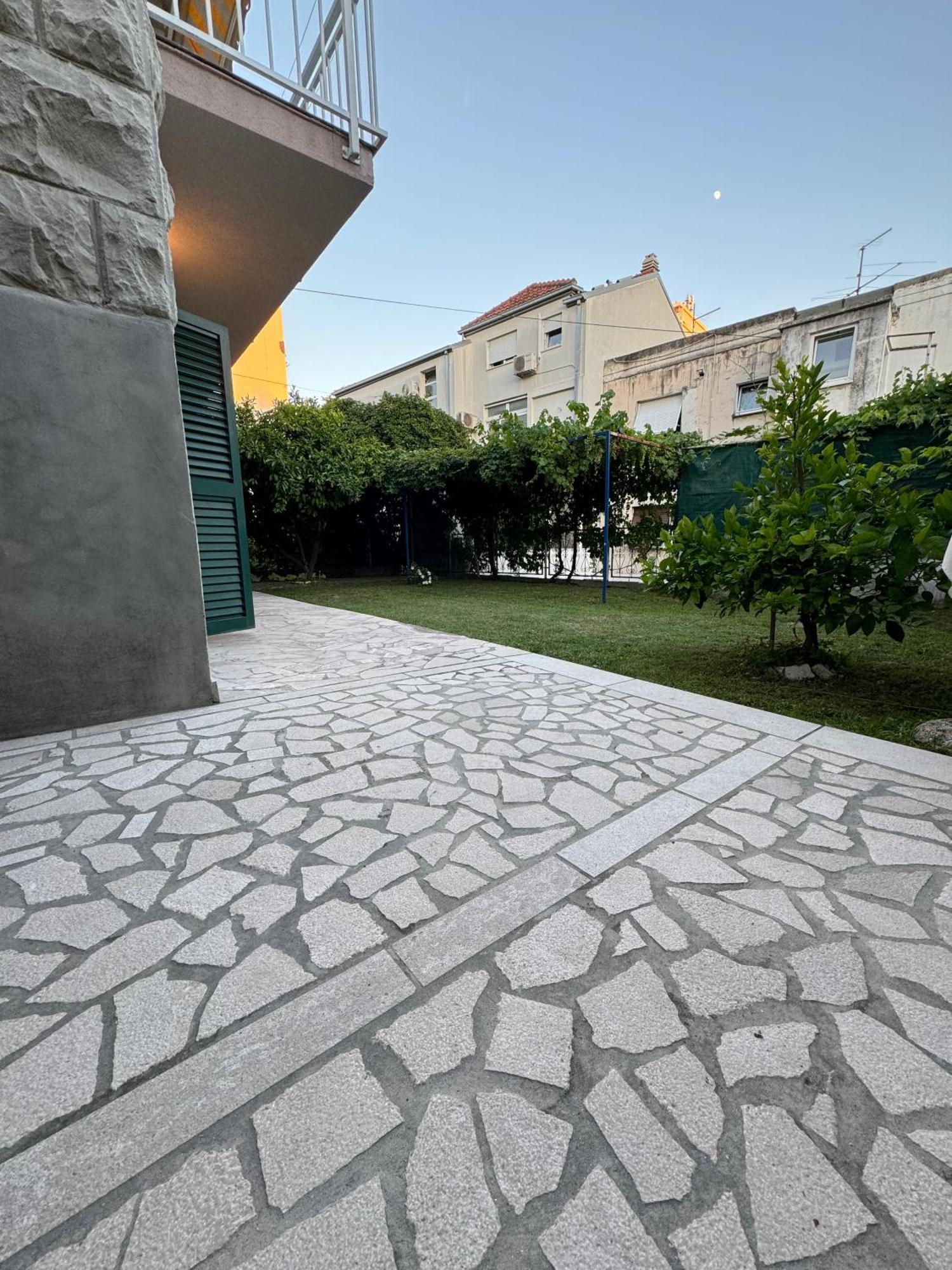 Apartamento Valentinas Garden Split Exterior foto
